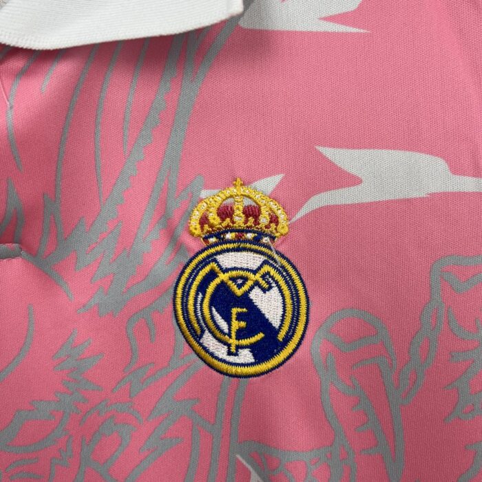 Kids Real Madrid 2023/24 Pink Dragon Kit 7