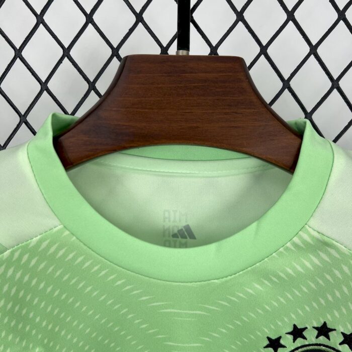 Kids Bayern Munich 2025/26 Goalkeeper Kit 9