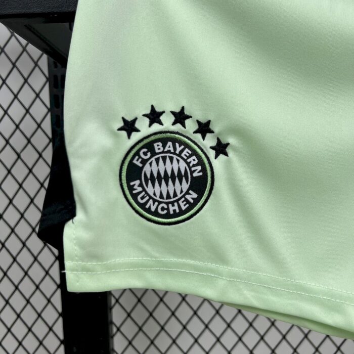 Kids Bayern Munich 2025/26 Goalkeeper Kit 4