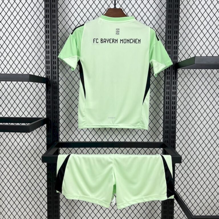 Kids Bayern Munich 2025/26 Goalkeeper Kit 1
