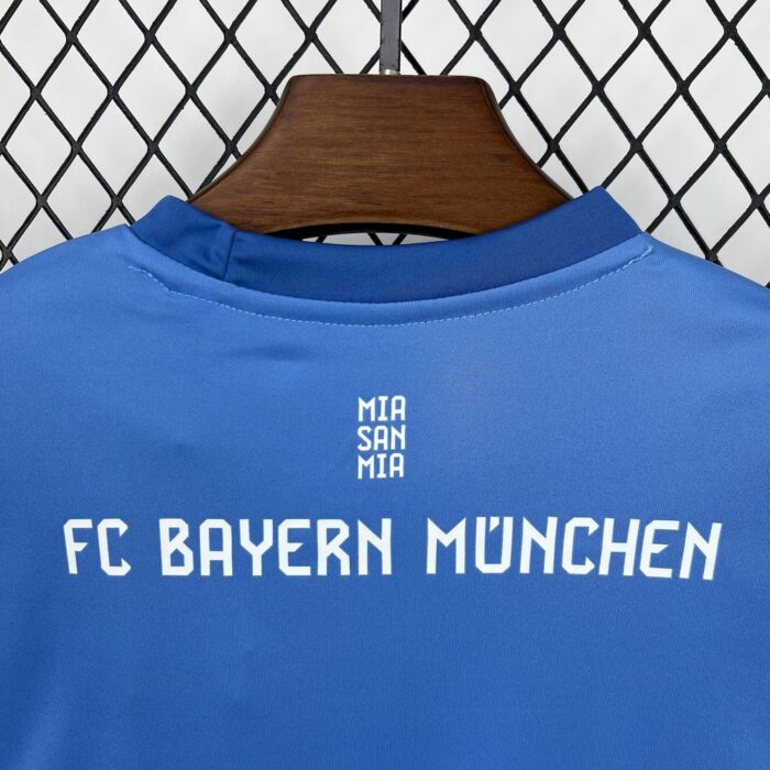 Kids Bayern Munich 2025/26 Goalkeeper Kit 3