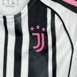 Kids Juventus 2025/26 Home Kit 7