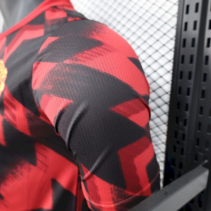 Mens Manchester United 2025/26 Pre-Match red and black Jersey Player Version 2
