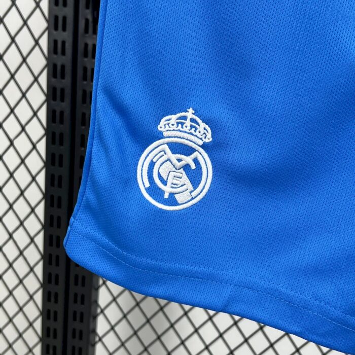 Kids Real Madrid 2025/26 Pre-Match Kit 4