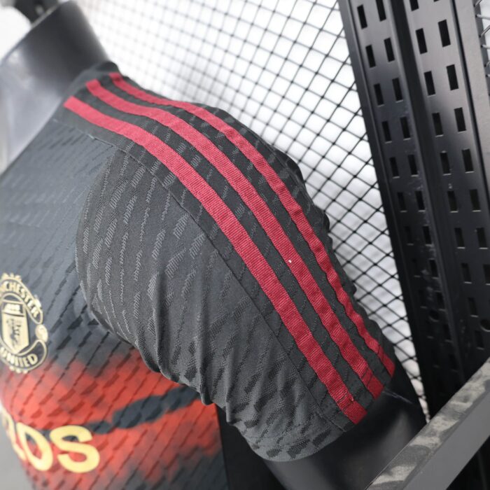 Mens Manchester United 2025/26 Jersey Player Version 4