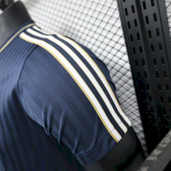 Mens Juventus 2025/26 Terrace Icons Jersey Player Version 2