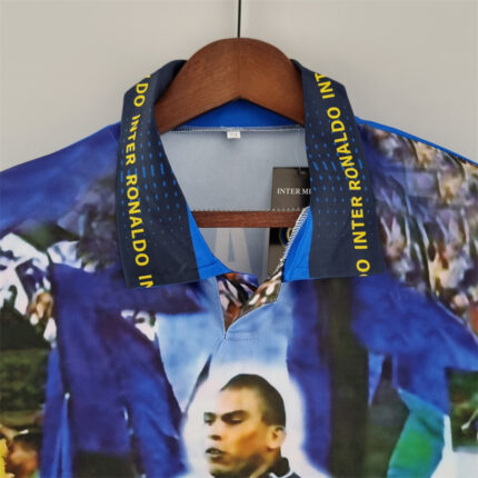 Retro Inter Milan 1997/98 Ronaldo Jersey – view 2