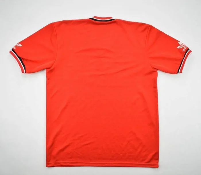 Retro Manchester United 1984/86 Home Jersey - Image 2