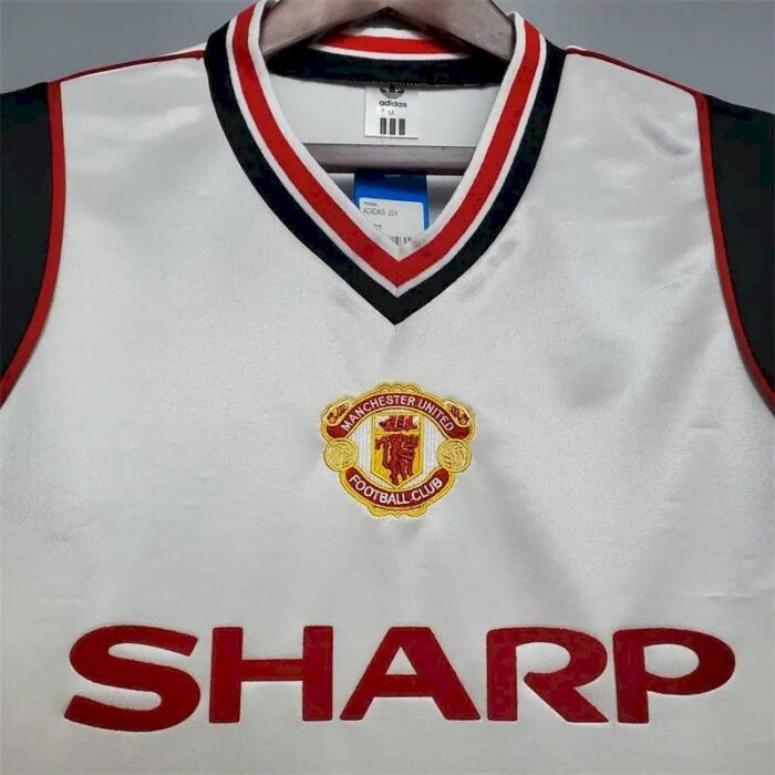 Retro Manchester United 1985 Away Jersey - Image 2