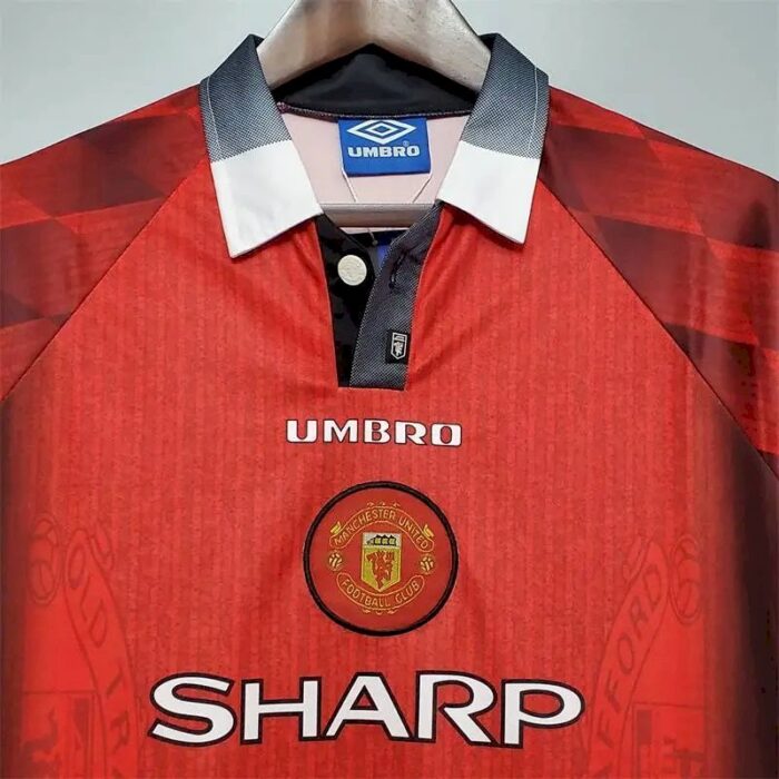 Retro Manchester United 1996/97 Home Long Sleeve Jersey - Image 3