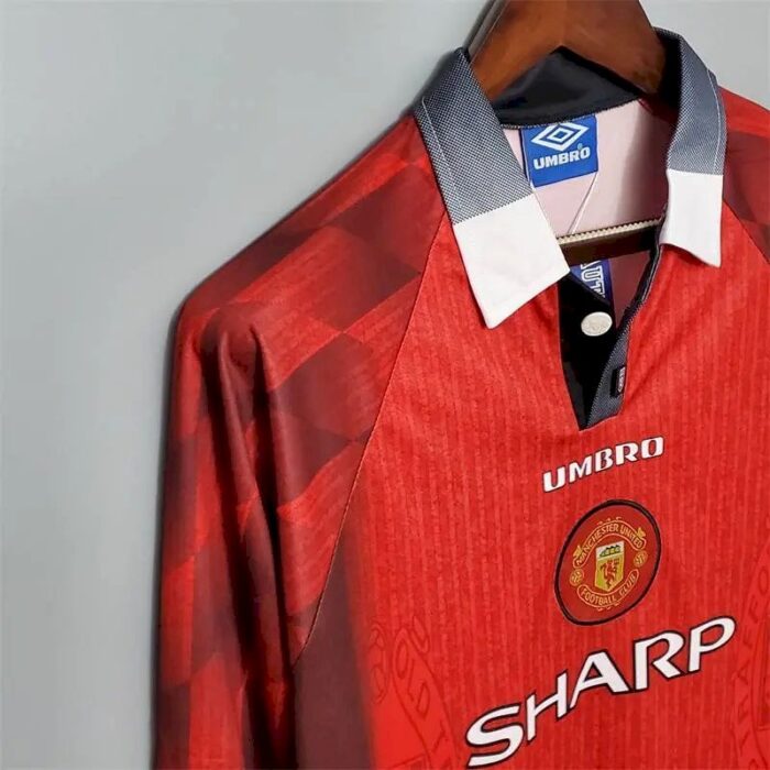 Retro Manchester United 1996/97 Home Long Sleeve Jersey - Image 4