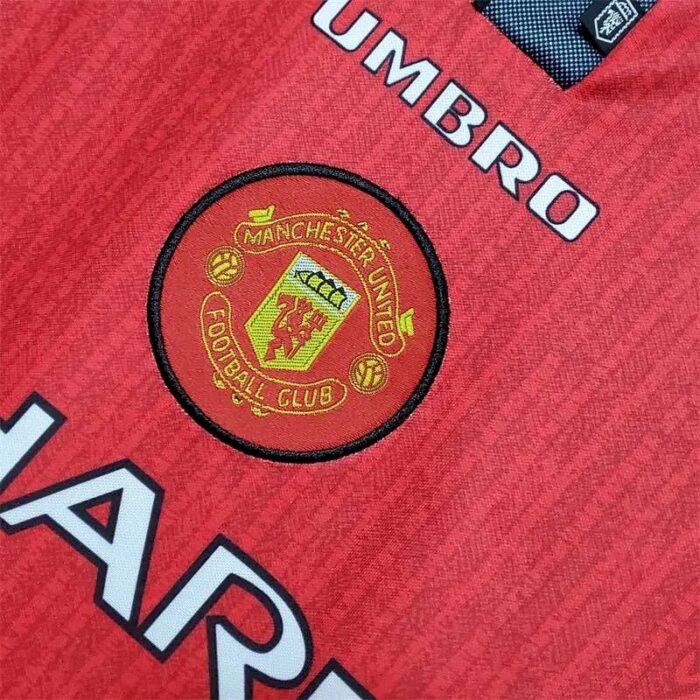 Retro Manchester United 1996/97 Home Jersey - Image 5