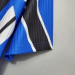 Retro Manchester United 1996/97 Third Jersey - Image 3