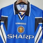 Retro Manchester United 1996/97 Third Jersey - Image 4