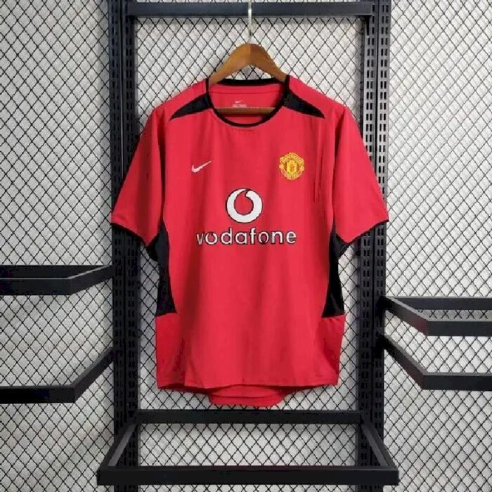 Retro Manchester United 2002/04 Home Jersey - Image 2