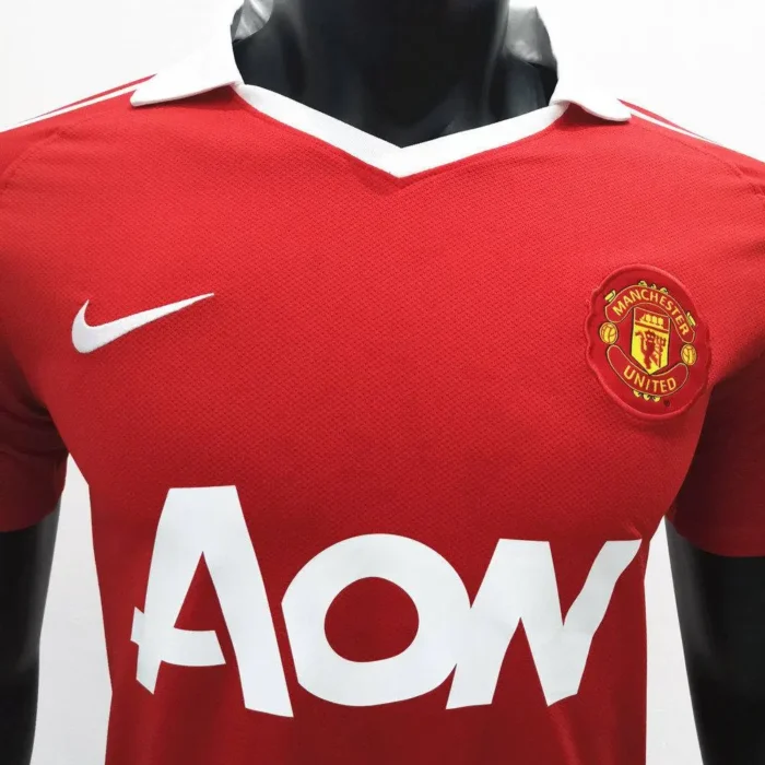 Retro Manchester United 2010/11 Home Jersey - Image 3