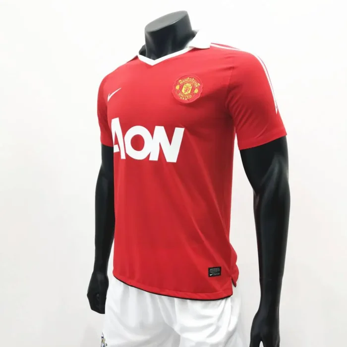 Retro Manchester United 2010/11 Home Jersey - Image 4