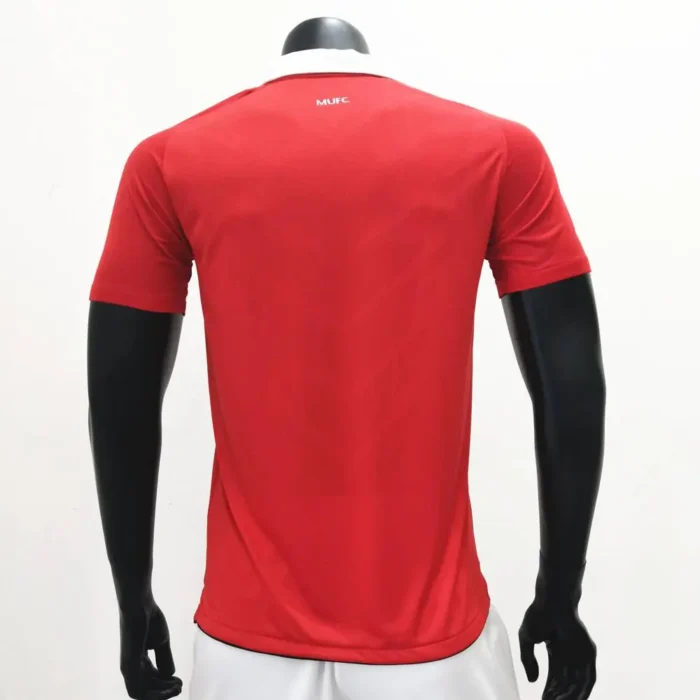 Retro Manchester United 2010/11 Home Jersey - Image 5