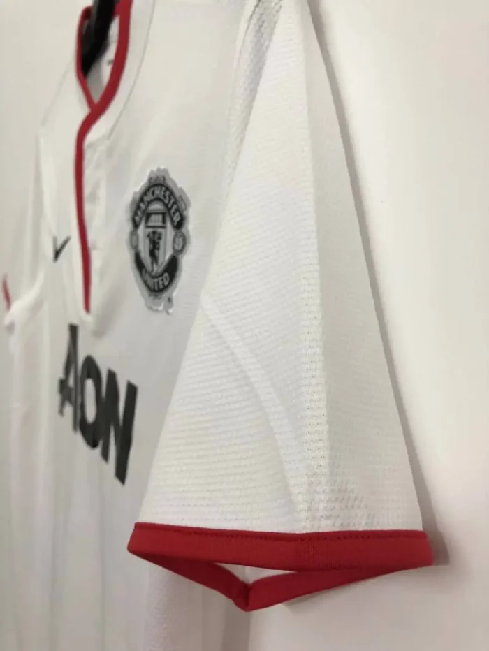 Retro Manchester United 2012/13 Away Jersey - Image 5