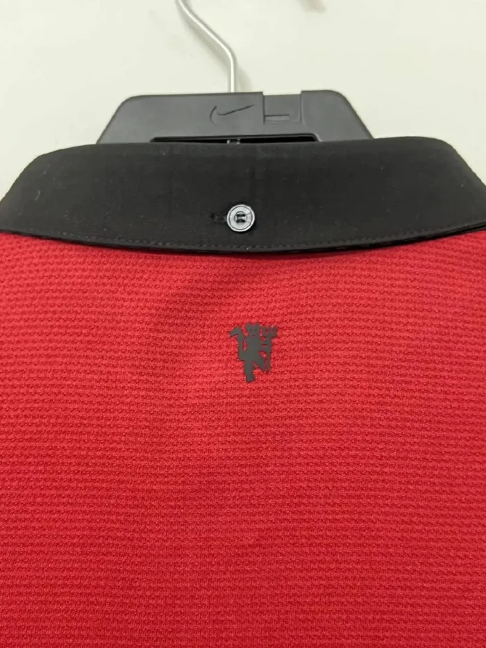 Retro Manchester United 2013/14 Home Jersey - Image 3