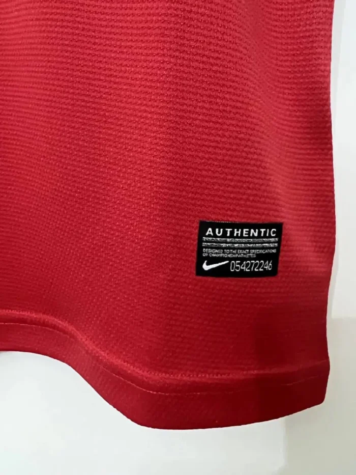 Retro Manchester United 2013/14 Home Jersey - Image 5