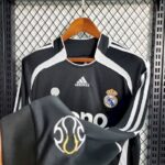 Retro Real Madrid 2006/07 Away Long Sleeve Jersey - Image 2