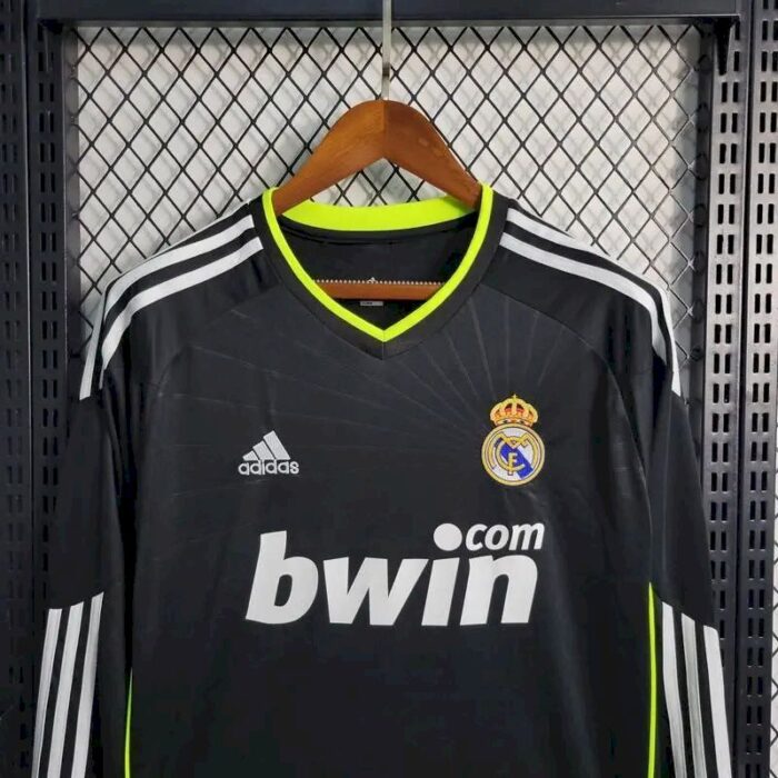 Retro Real Madrid 2010/11 Away Long Sleeve Jersey - Image 3