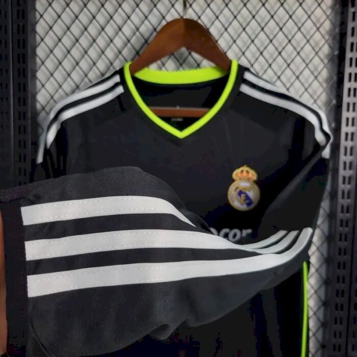 Retro Real Madrid 2010/11 Away Long Sleeve Jersey - Image 2