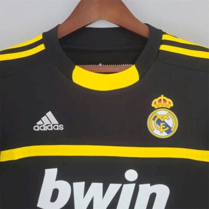 Retro Real Madrid 2011/12 Goalkeeper Jersey – view 2