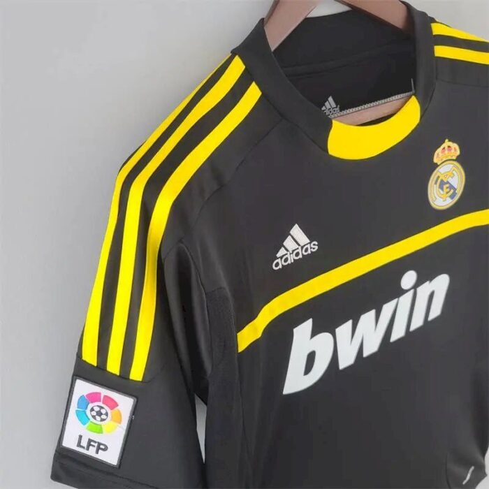 Retro Real Madrid 2011/12 Goalkeeper Jersey - Image 3