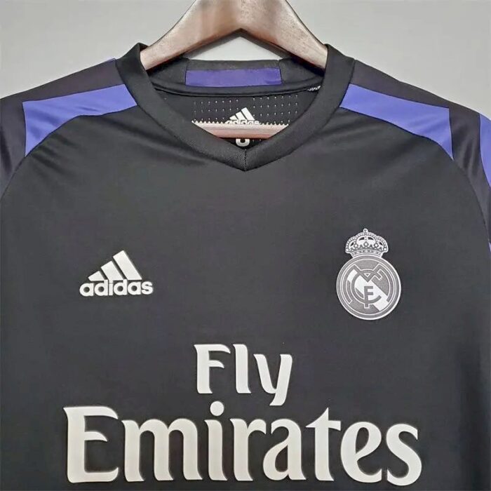 Retro Real Madrid 2015/16 Third Long Sleeve Jersey - Image 2