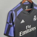 Retro Real Madrid 2015/16 Third Jersey - Image 3