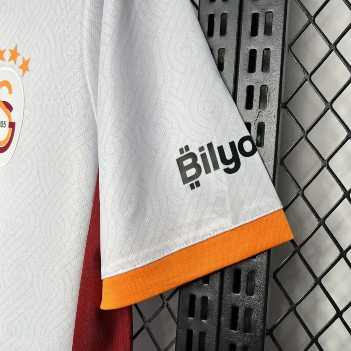Galatasarays 2024/25 Away Jersey