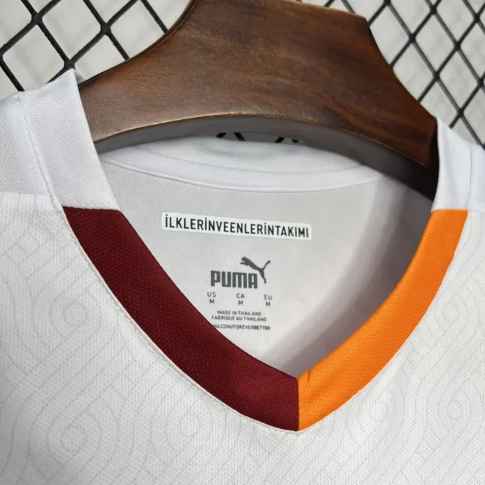 Galatasarays 2024/25 Away Jersey