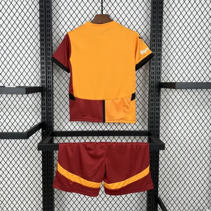 Galatasarays 2024/25 Home Kids Kit