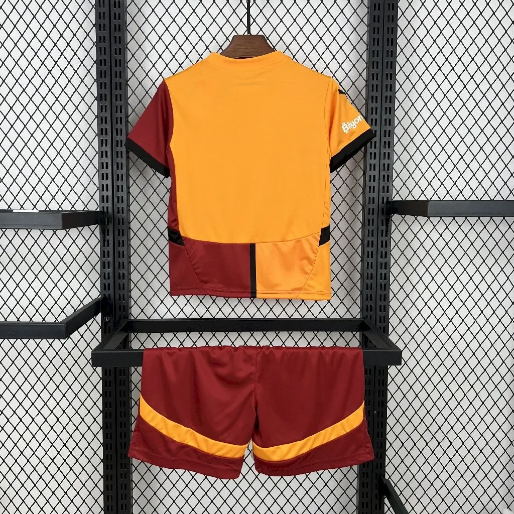 Galatasarays 2024/25 Home Kids Kit