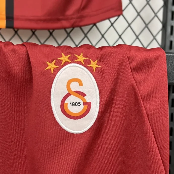 Galatasarays 2024/25 Home Kids Kit