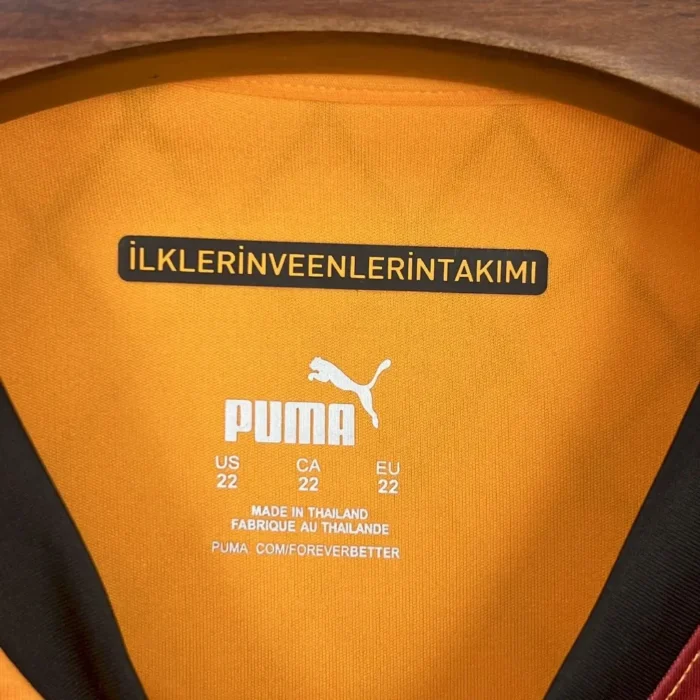 Galatasarays 2024/25 Home Kids Kit