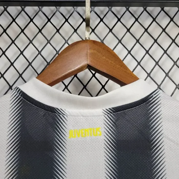 Juventus 2011/12 Home Retro Jersey