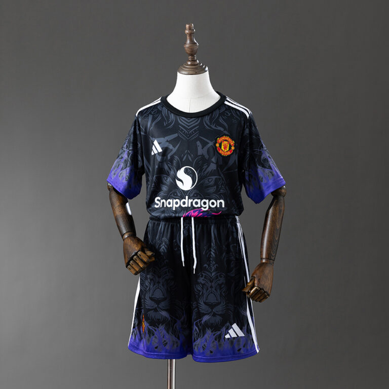 Kids Manchester United 2025/26 Special Edition Black Kit