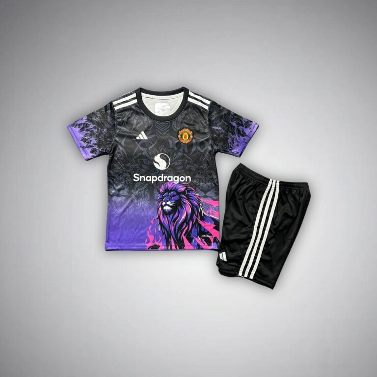 Kids Manchester United 2026/27 Force of Nature Premium Kit