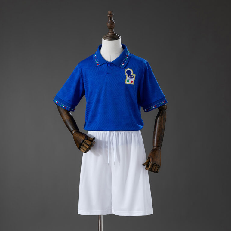 Kids Retro Italy 1994 World Cup Home Kit
