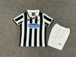 Kids Retro Juventus 1994/95 Home Kit