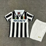 Kids Retro Juventus 1995/96 Home Kit