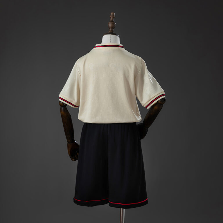 Kids Retro Liverpool 1996/97 Away Kit