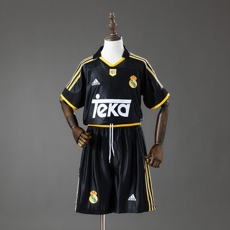 Kids Retro Real Madrid 1999/01 Away Kit