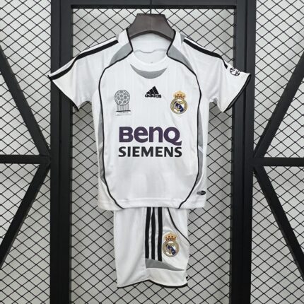 Kids Retro Real Madrid 2006/07 Home white Kit