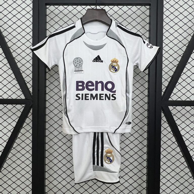Kids Retro Real Madrid 2006/07 Home white Kit