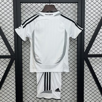 Kids Retro Real Madrid 2006/07 Home white Kit