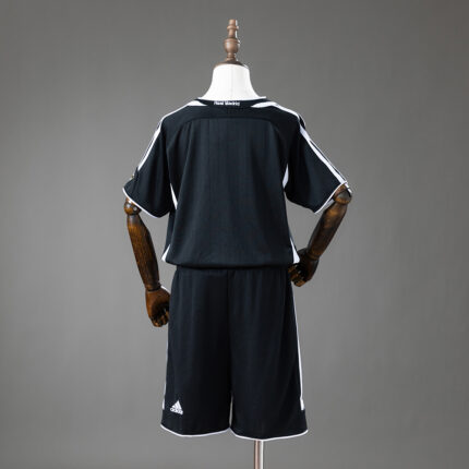 Kids Retro Real Madrid 2006/07 Third Kit